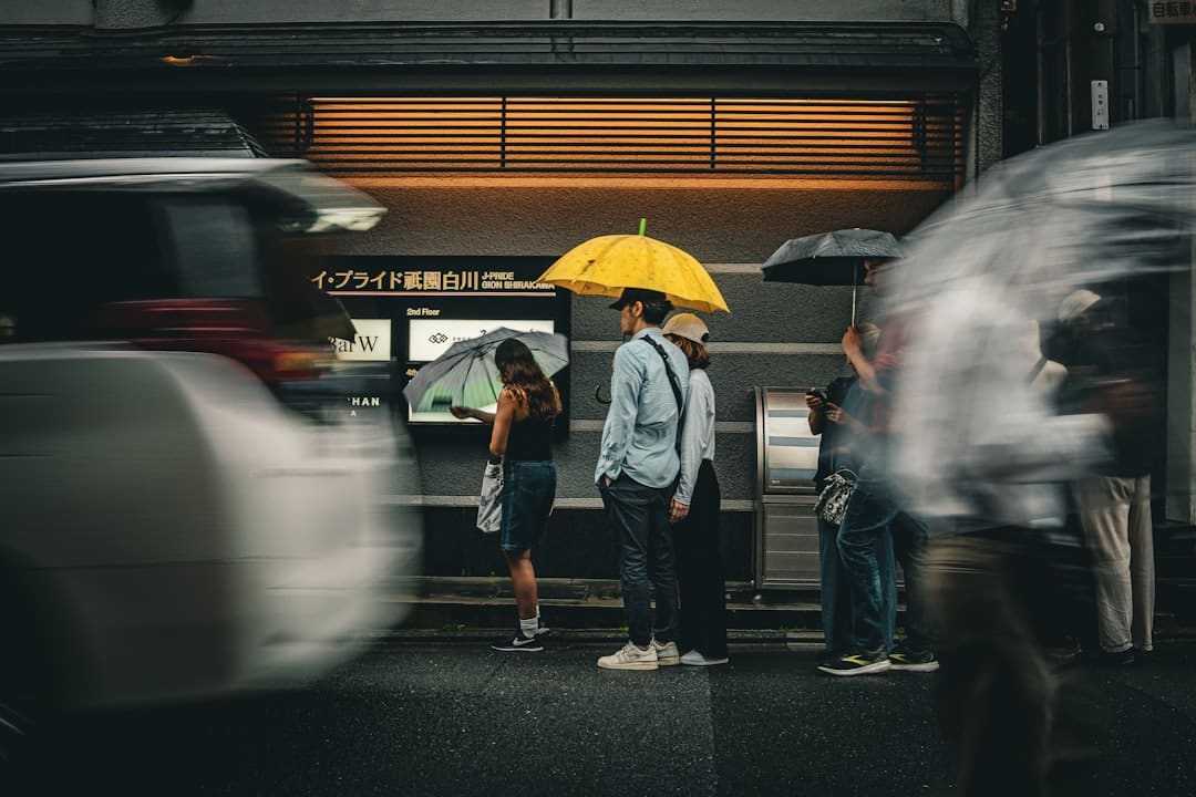 玻璃水冻住了加盐能解冻吗